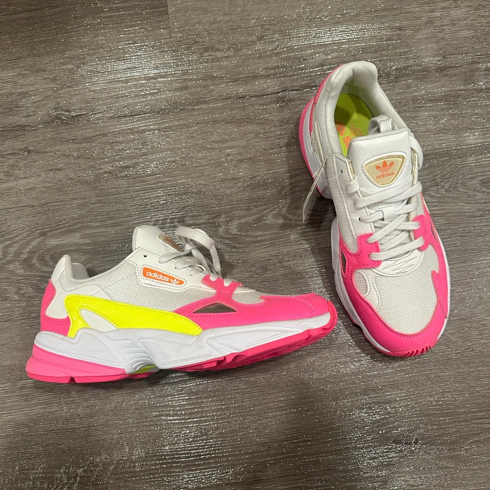 Adidas Sneakers
